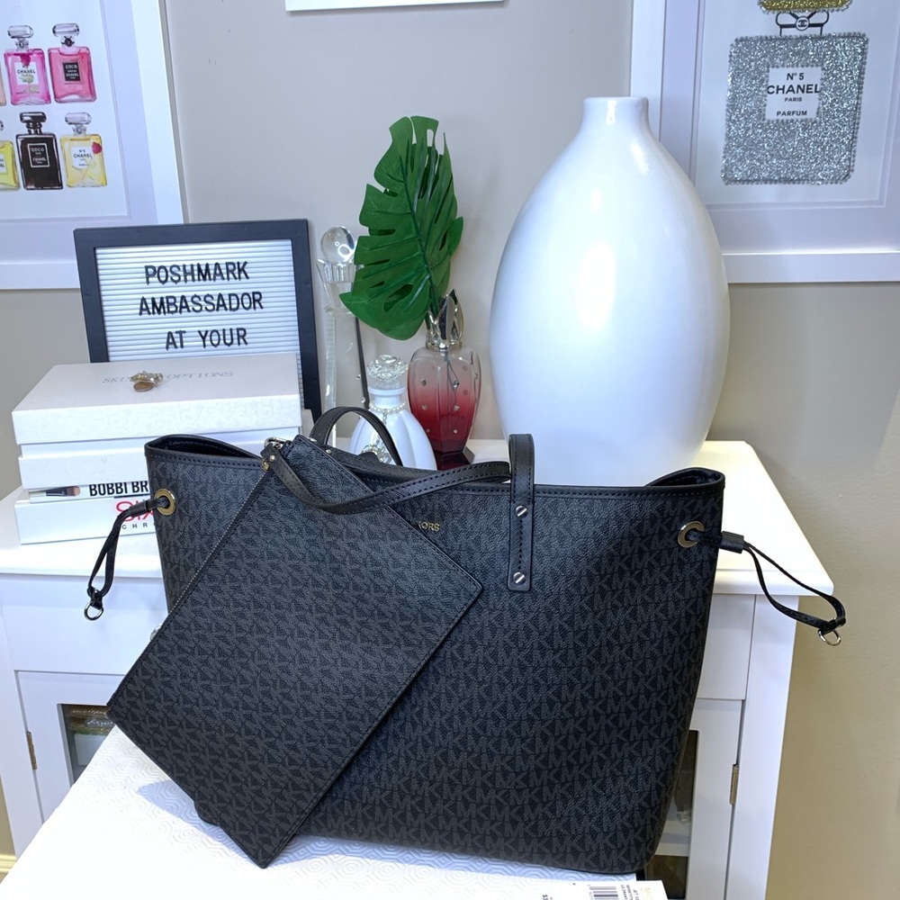 🔥HOST PIC🔥 Michael Michael Kors Jet Set Travel Brand New